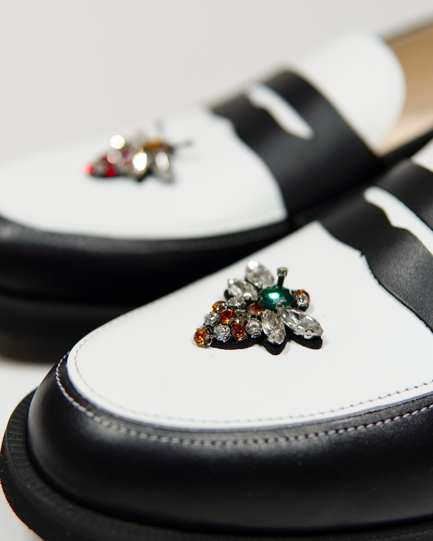 Dára Rhinestones Bee penny loafers