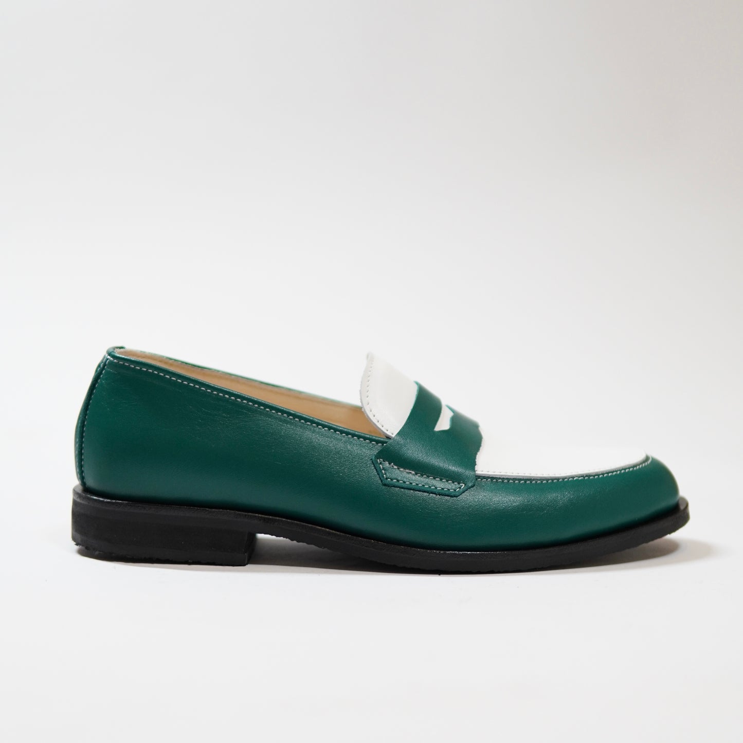 Dára avocado + white penny loafers