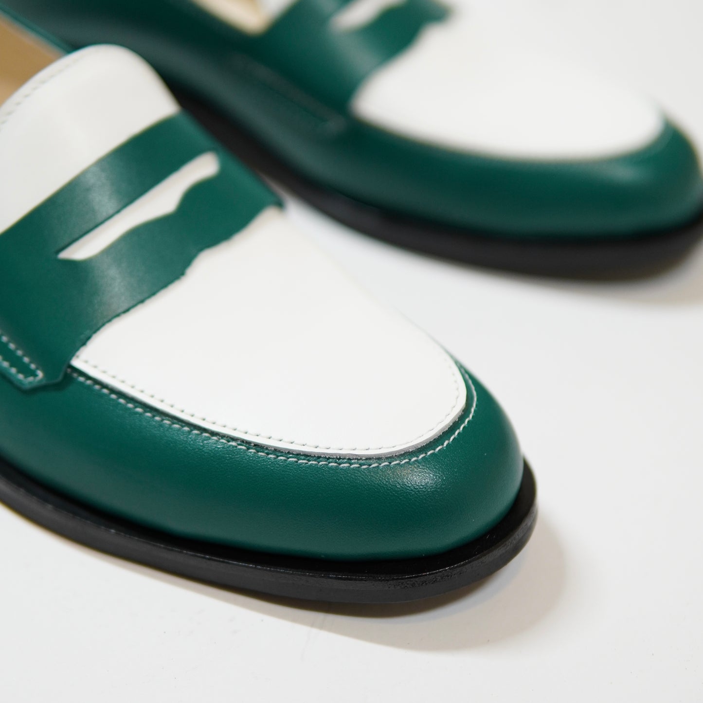 Dára avocado + white penny loafers