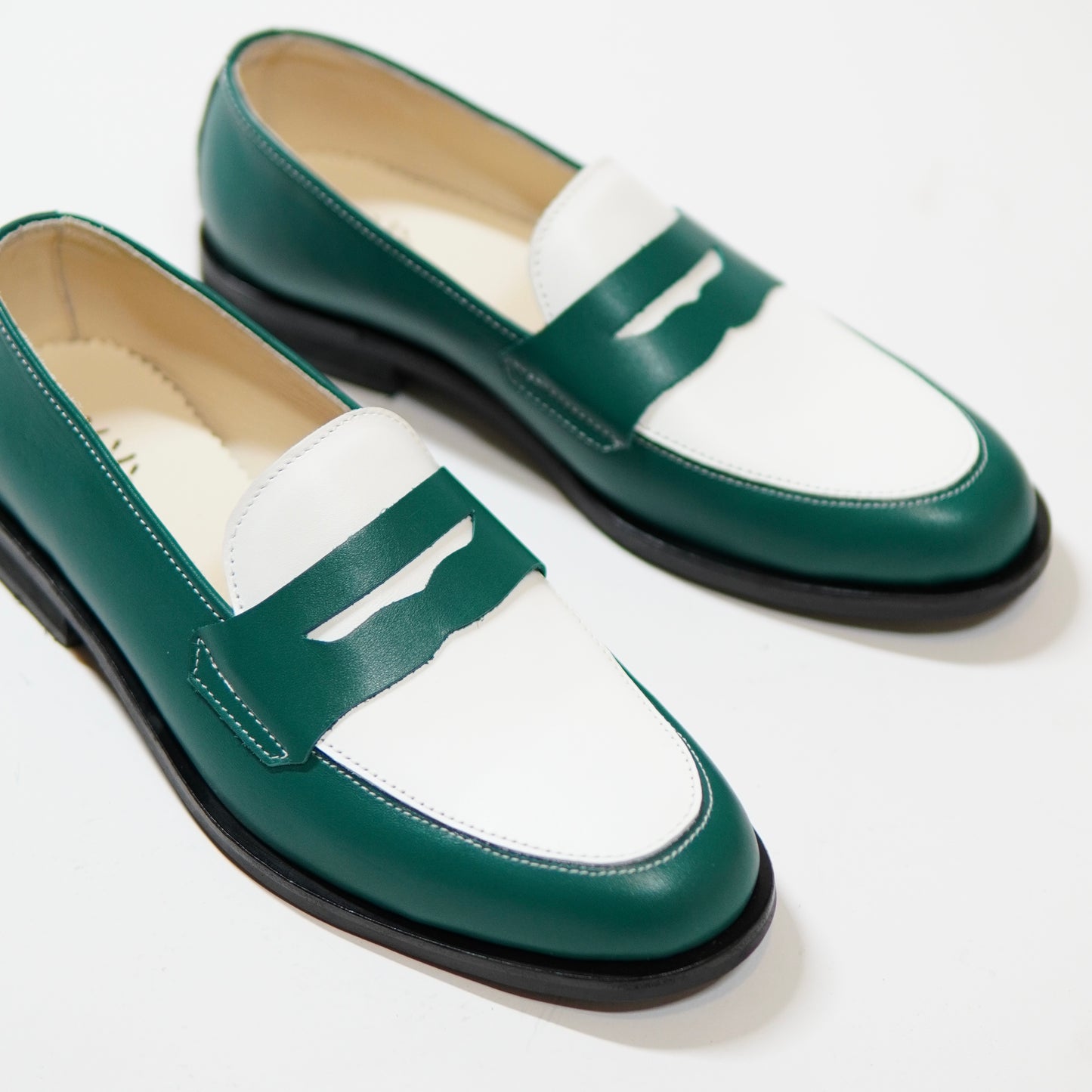 Dára avocado + white penny loafers