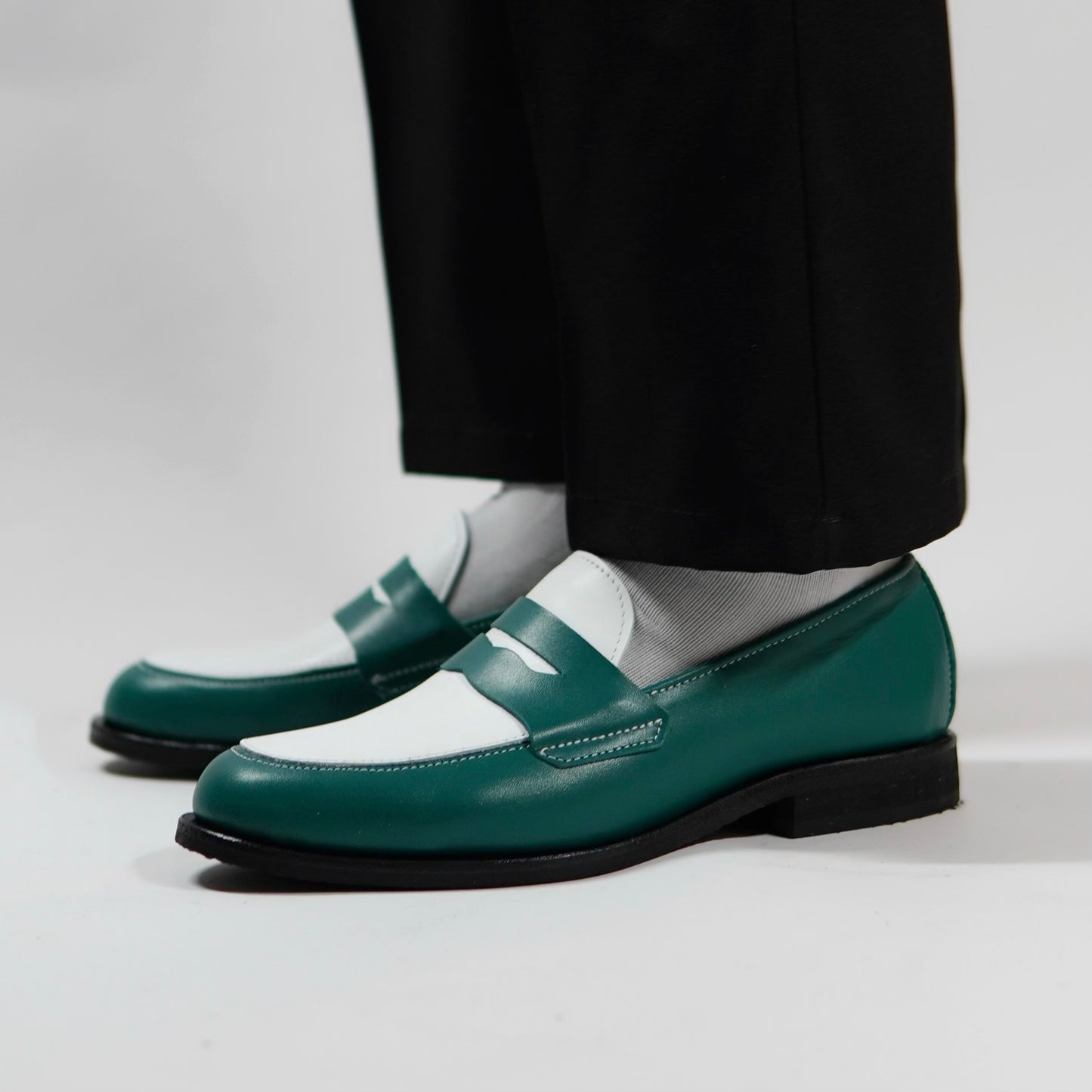 Dára avocado + white penny loafers