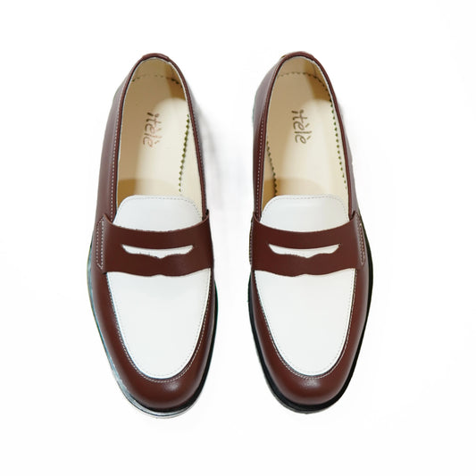Dára auburn + white penny loafers